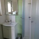 Mikrut Podstrana